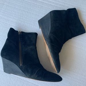 Nine West Black Zip-up wedged bootie